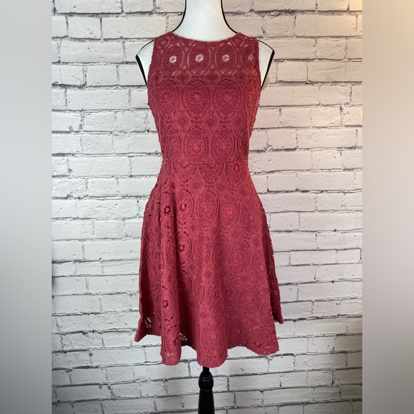 Altar'd State Pink Lace Tank Knee Length Dress Bohemian Floral Size Small NWT - Picture 1 of 11